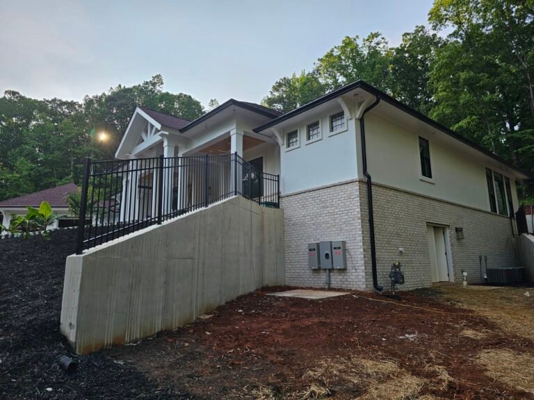 Four foot flat-top aluminum fence installed for pool fall protection